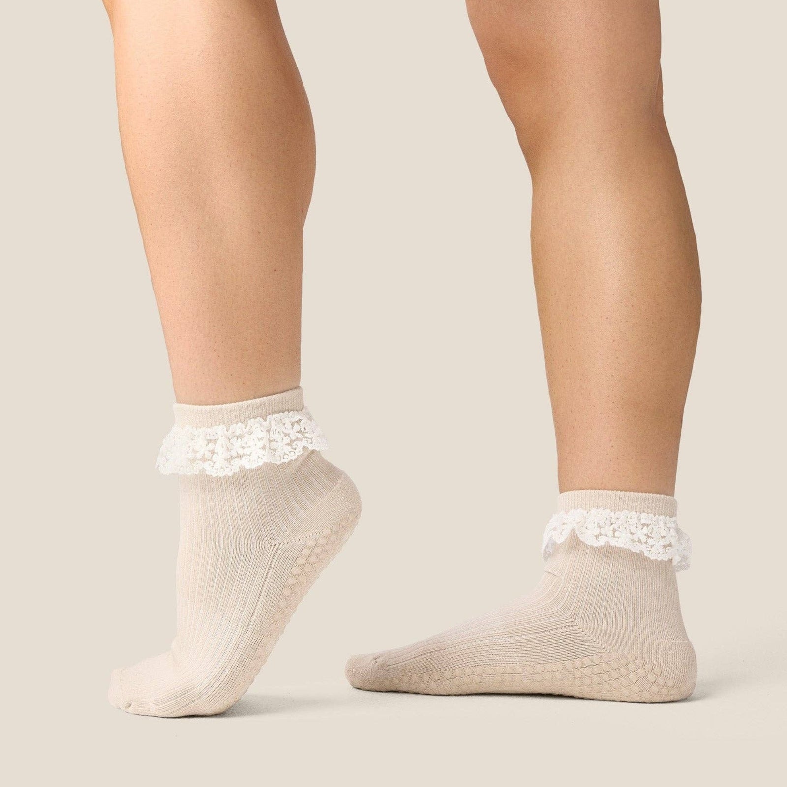 Quarter Crew Grip Socks Lovers Lace Oat