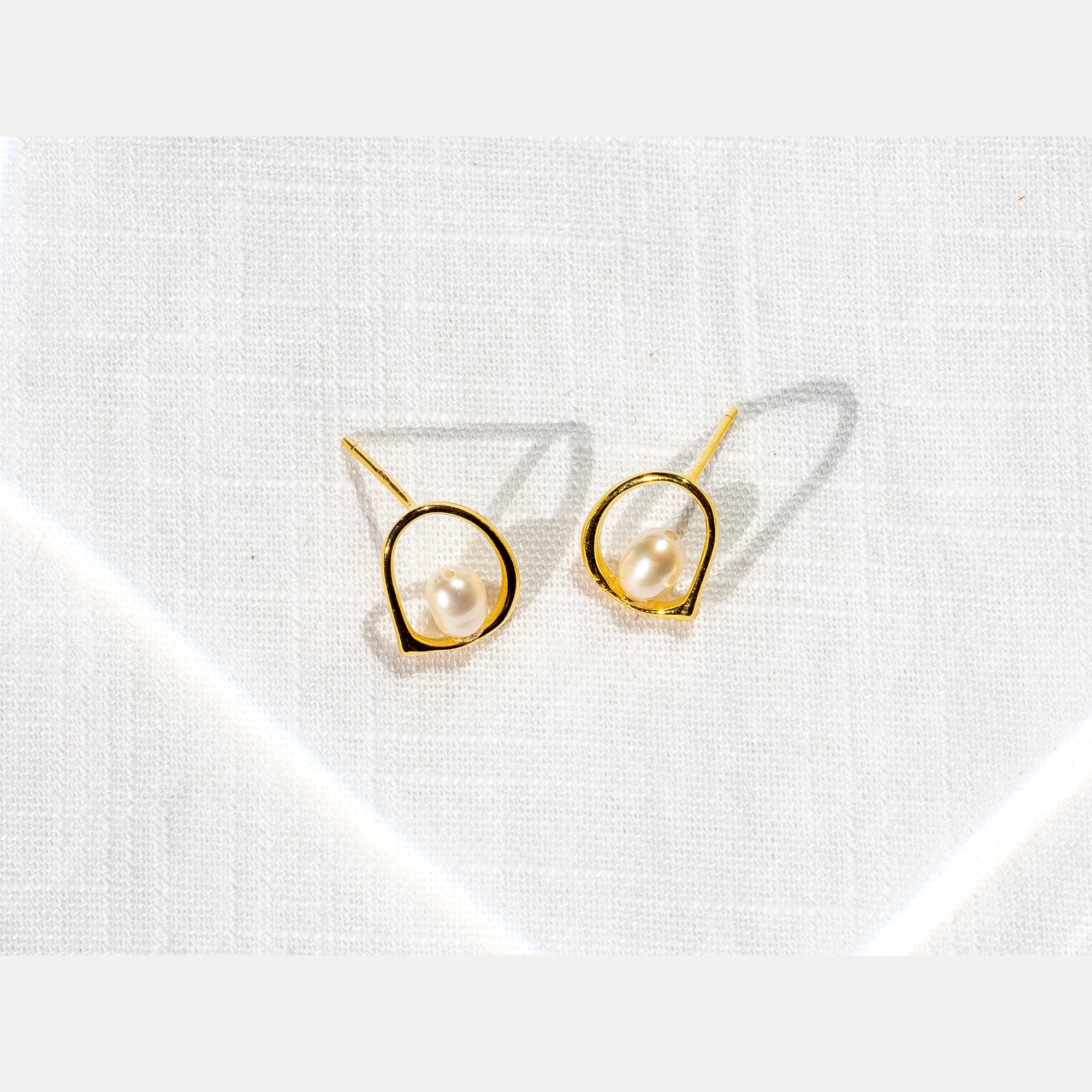 18k Gold Vermeil Pearl Stud Earrings