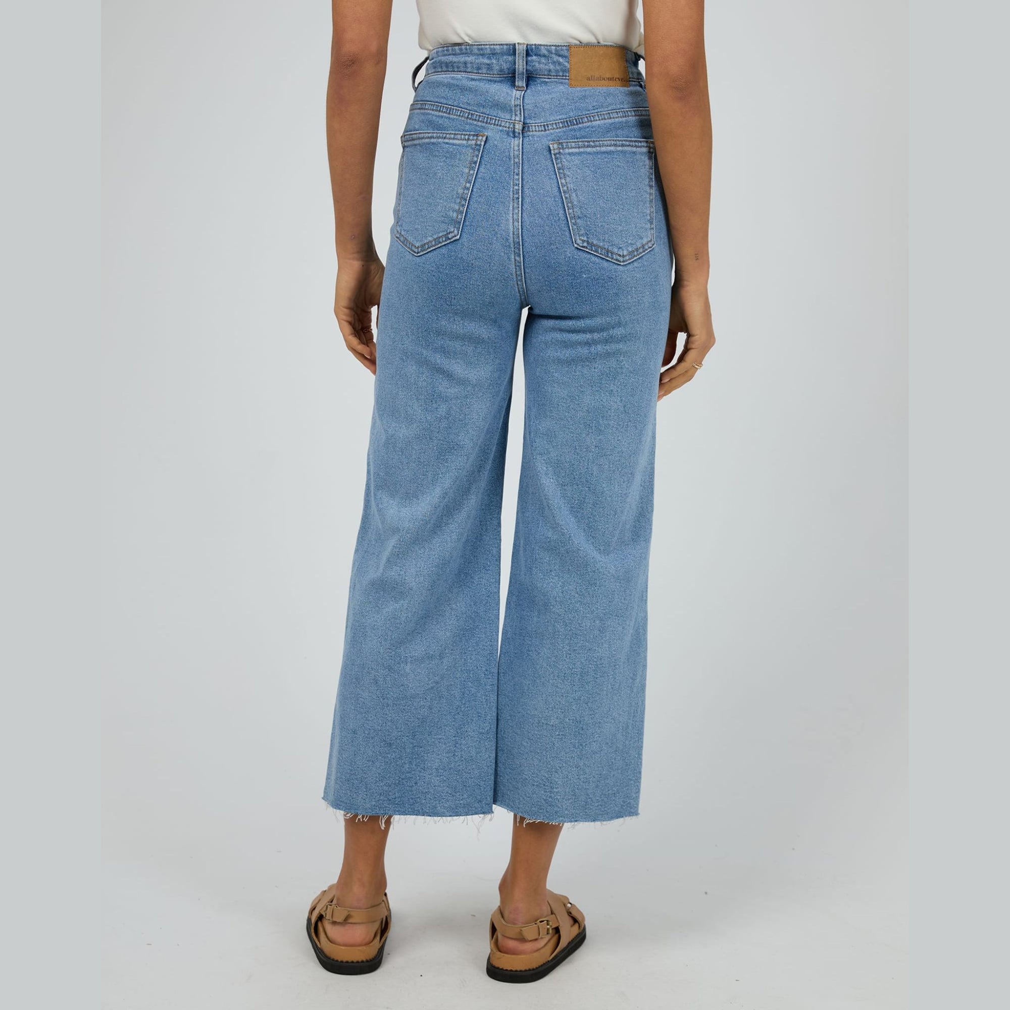 Charlie High Rise Wide Leg Heritage Jean