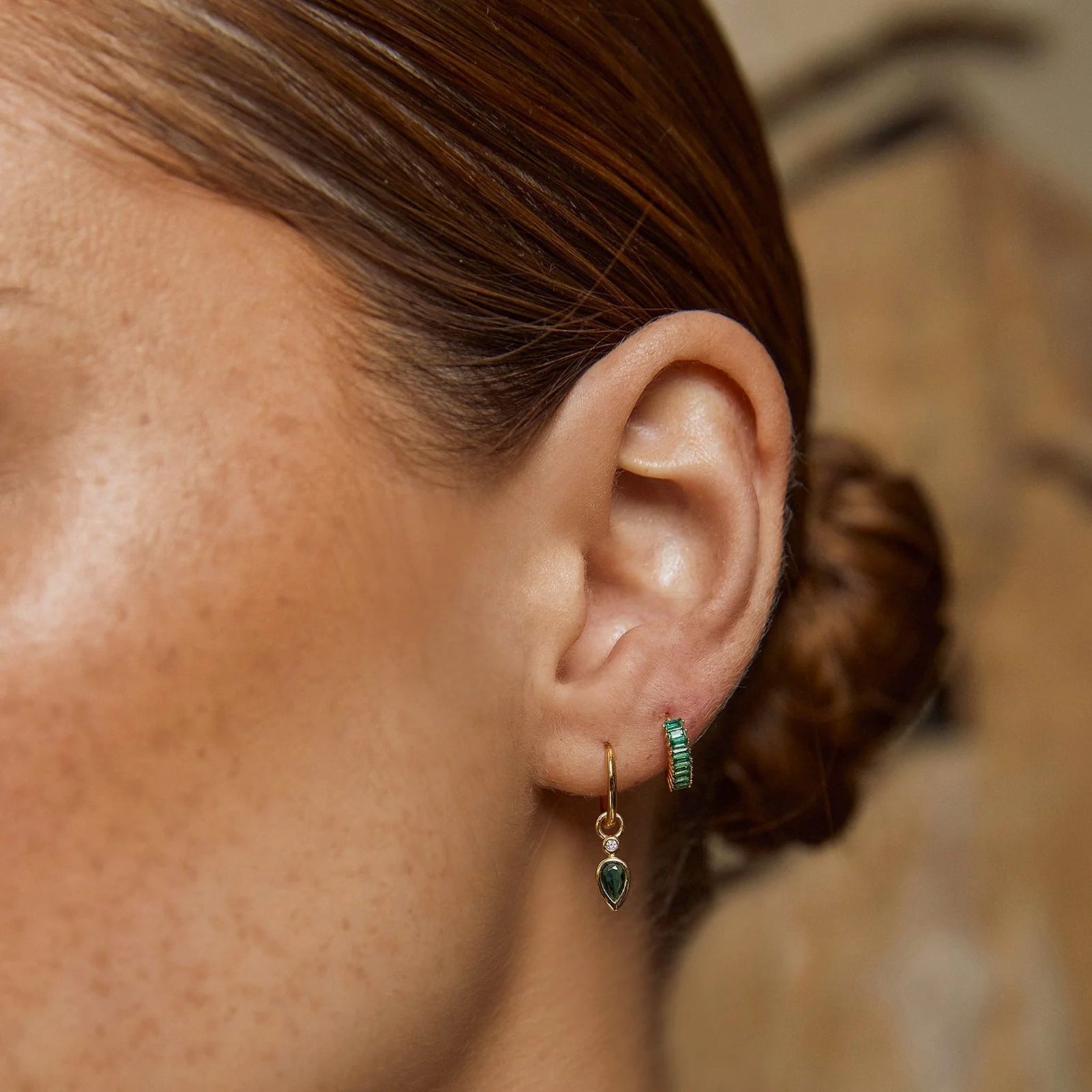 Daisy Gold Earrings Emerald