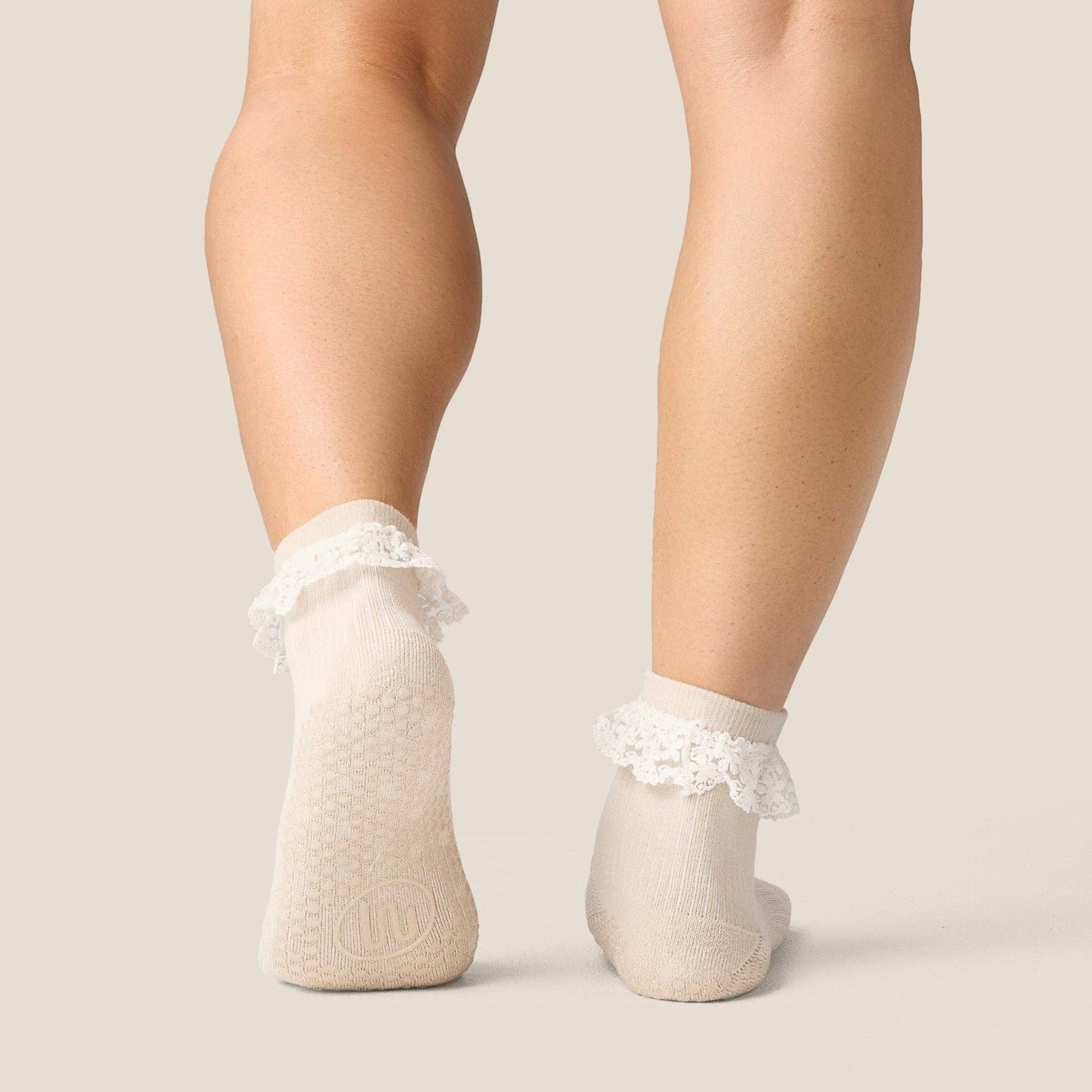 Quarter Crew Grip Socks Lovers Lace Oat
