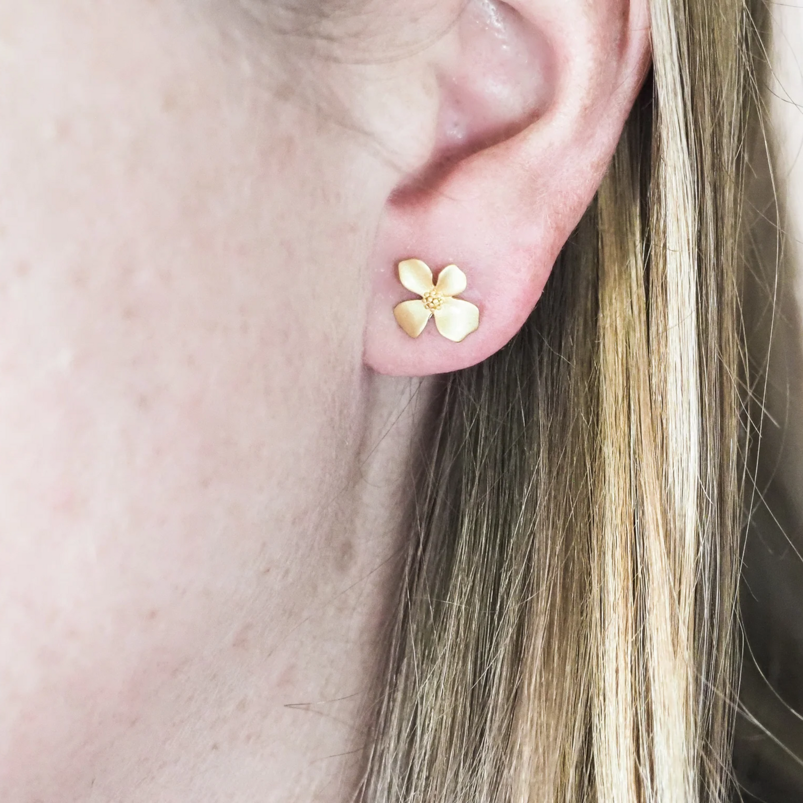 18K Gold Vermeil Daisy Flower Stud Earring