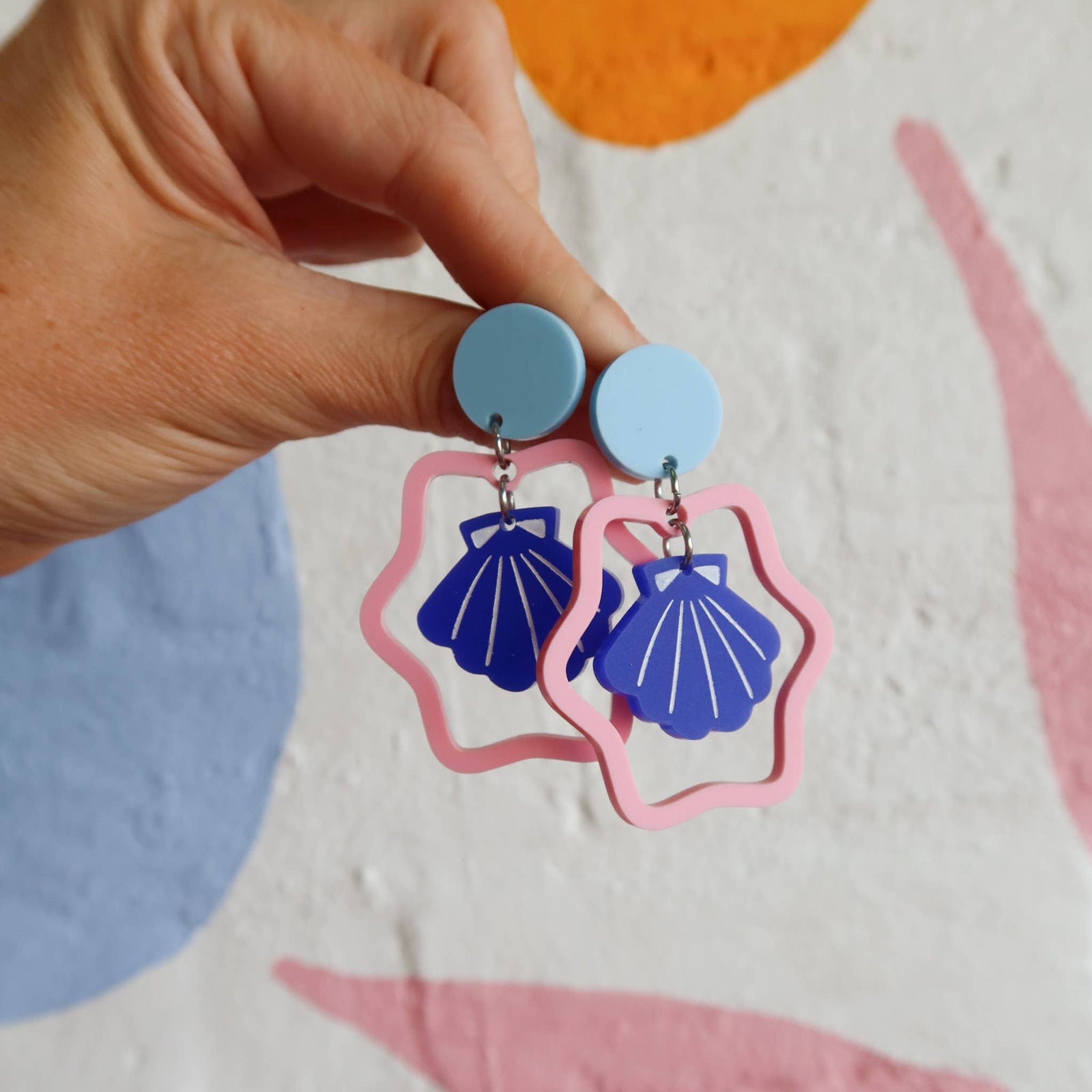 Shell Outline Statement Dangle Earrings