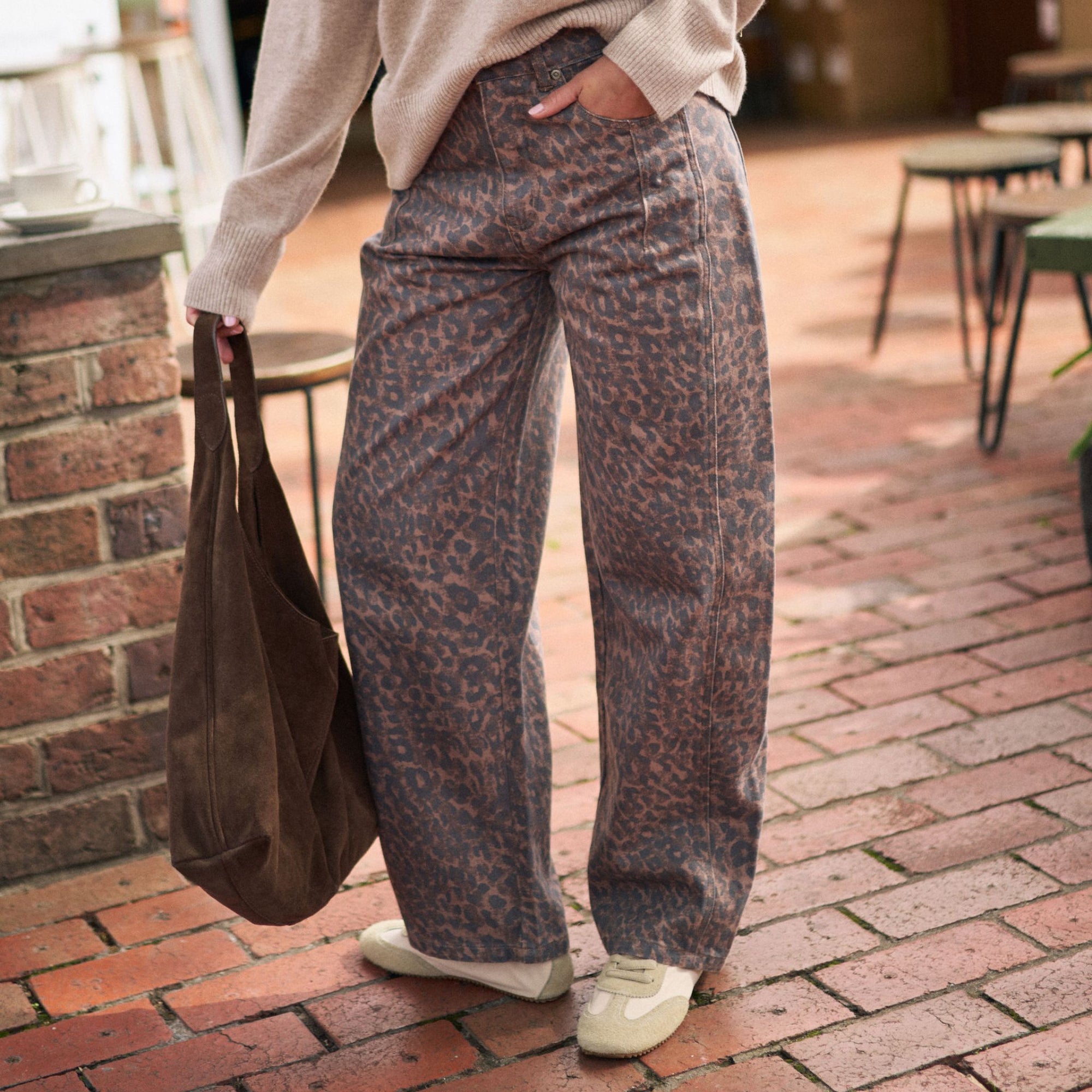 Harper Barrel Jean Leopard