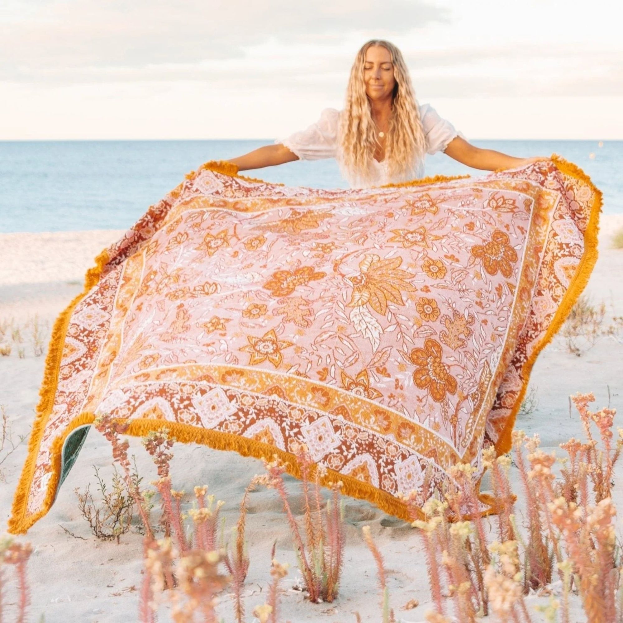 Del Sol Woven Picnic Rug