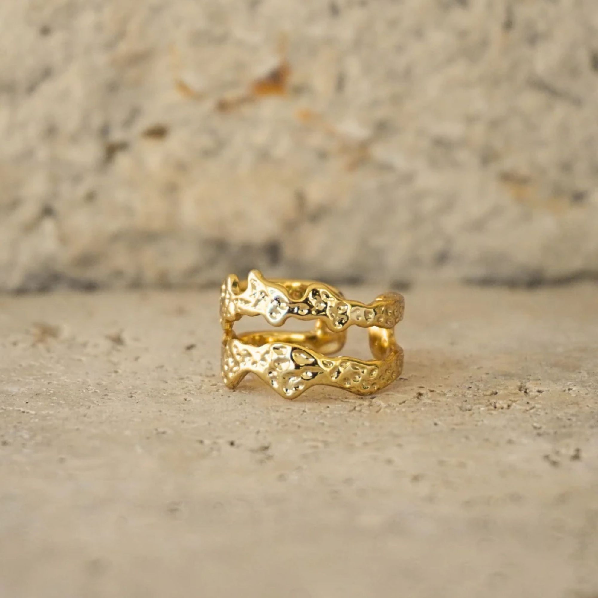 Onyx Hammered Ring
