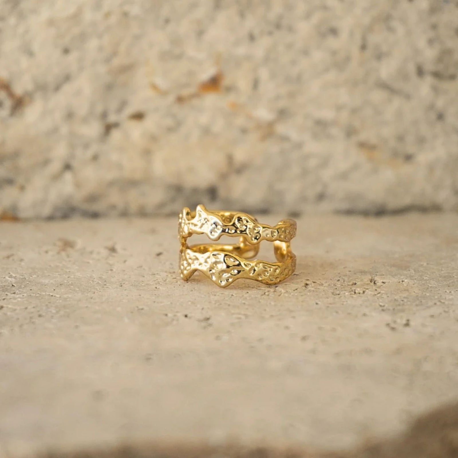 Onyx Hammered Ring