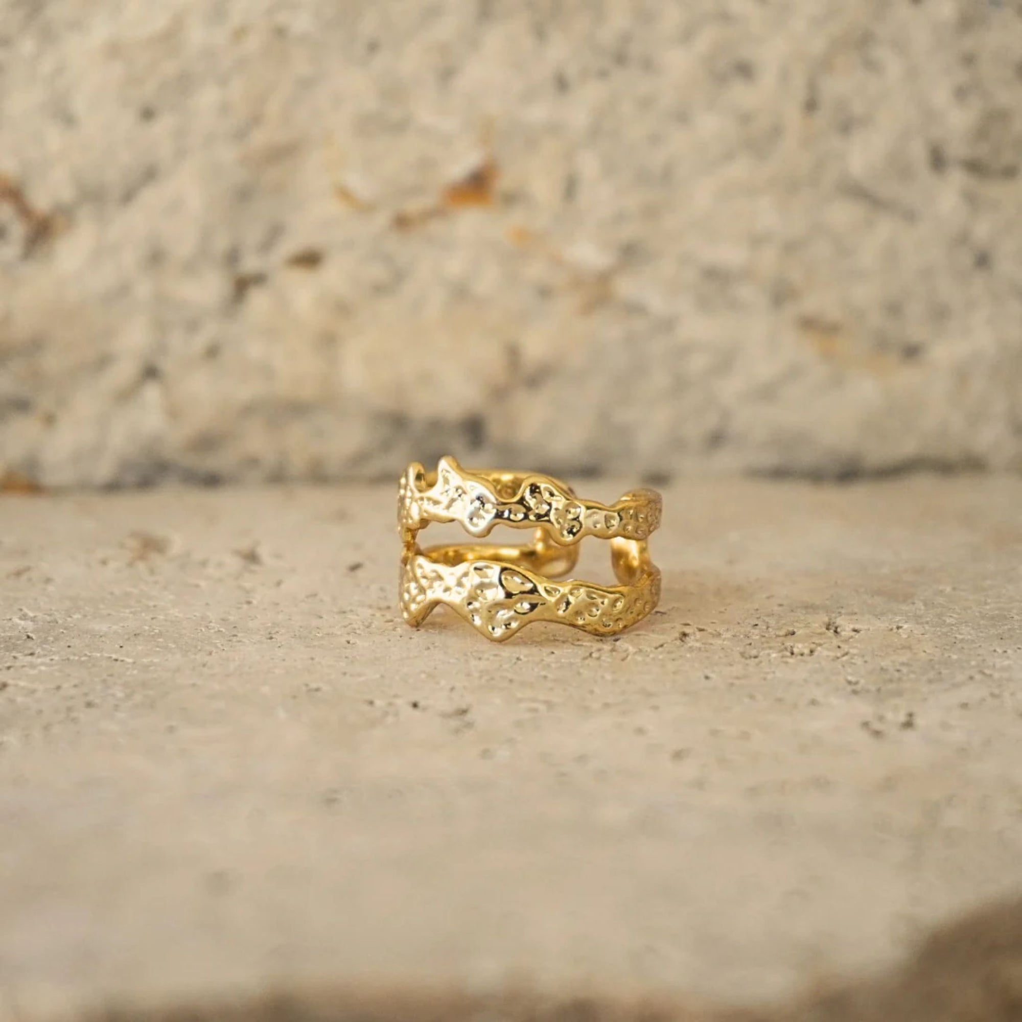 Onyx Hammered Ring