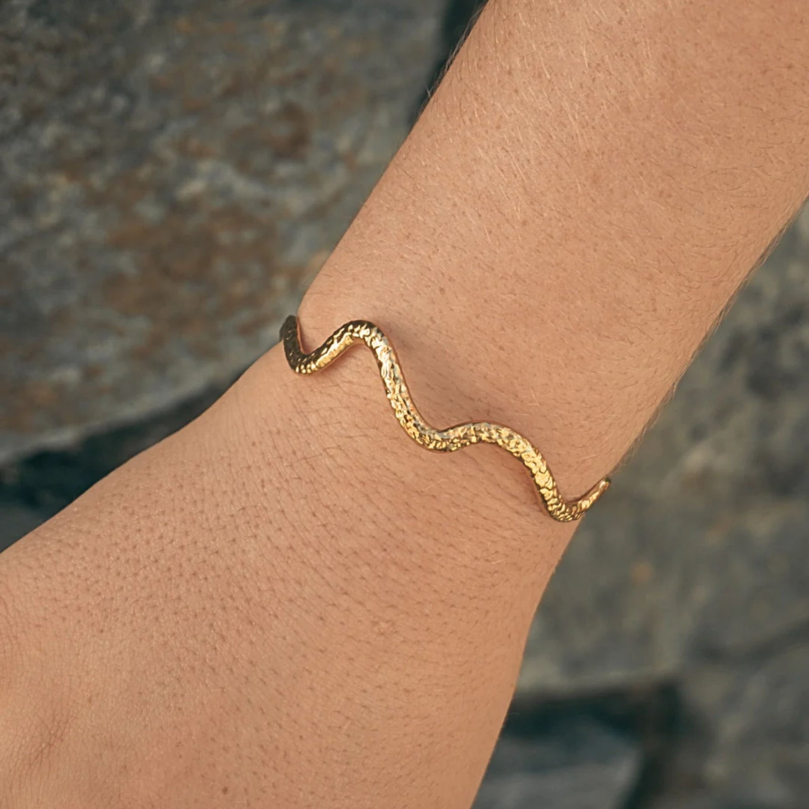 Ora Wave Bangle