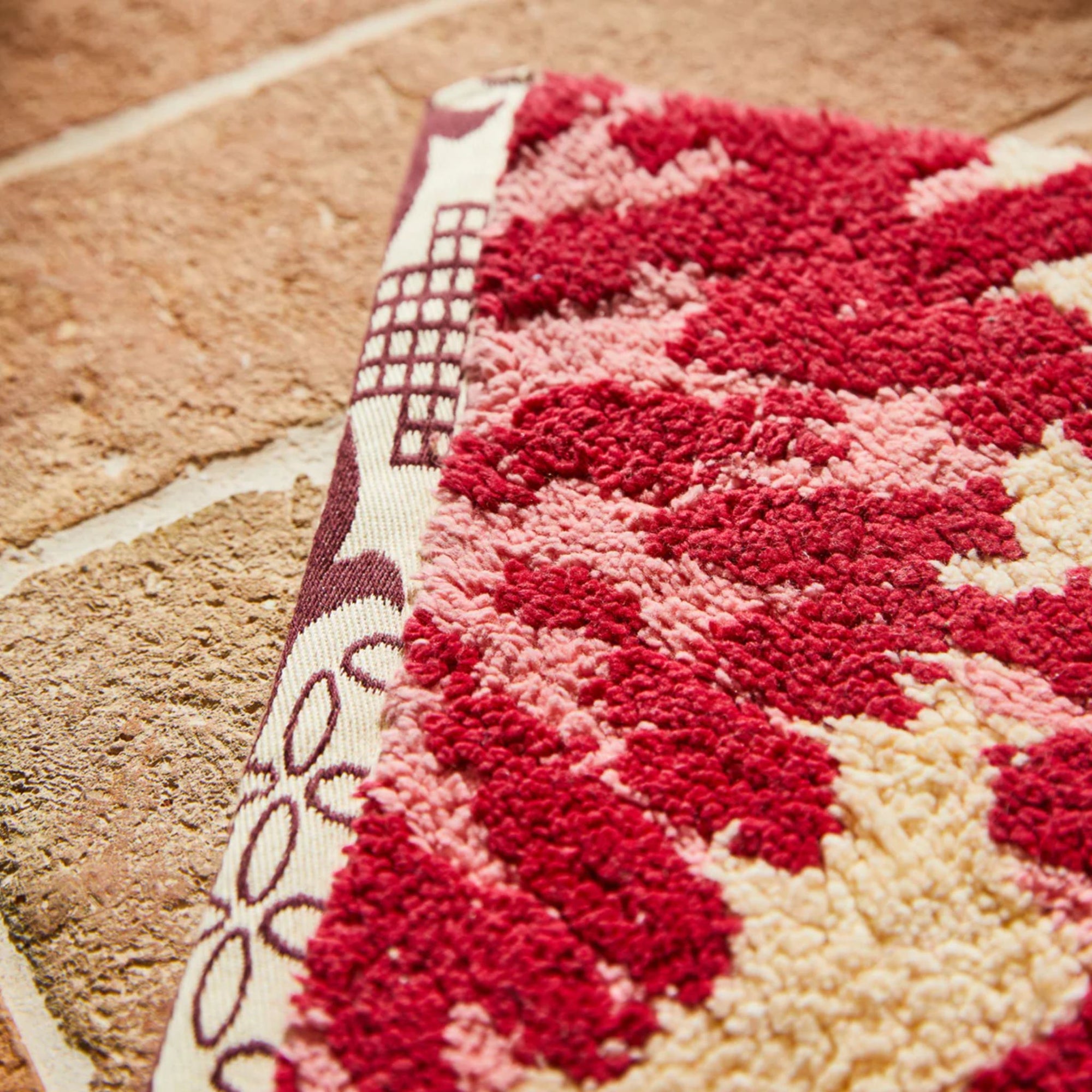 Isabella Bath Mat Crimson