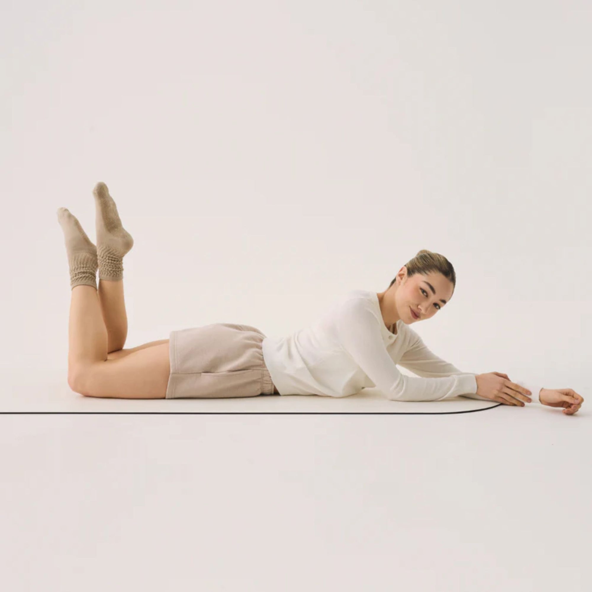 Scrunch Grip Socks Latte