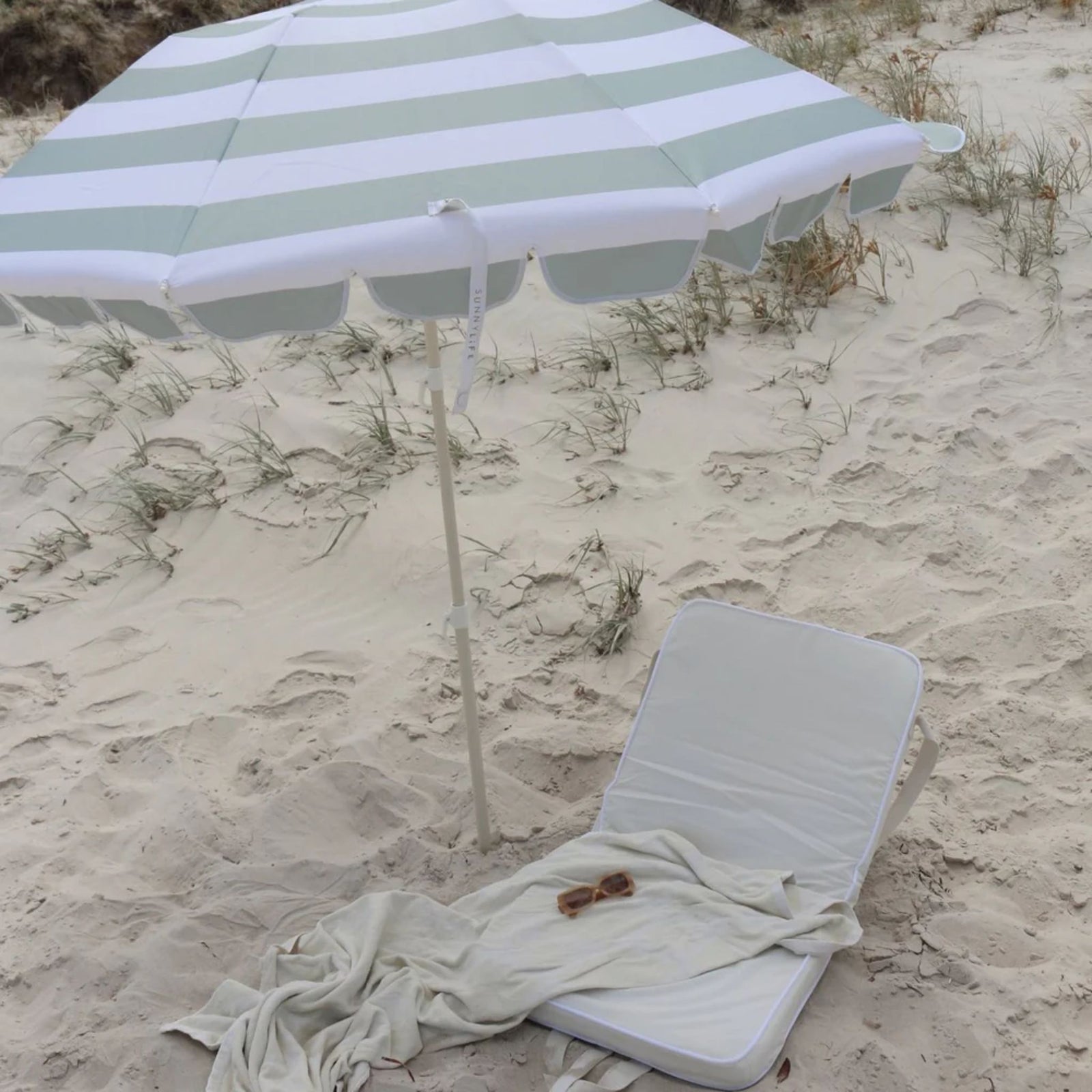 Compact Beach Umbrella - Oxley and Moss