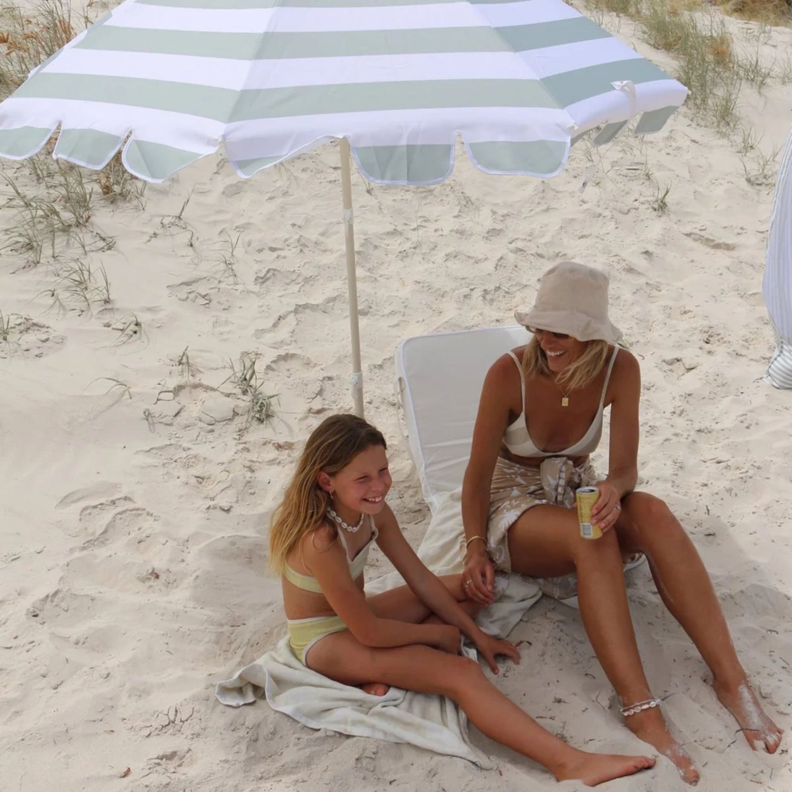 Compact Beach Umbrella - Oxley and Moss