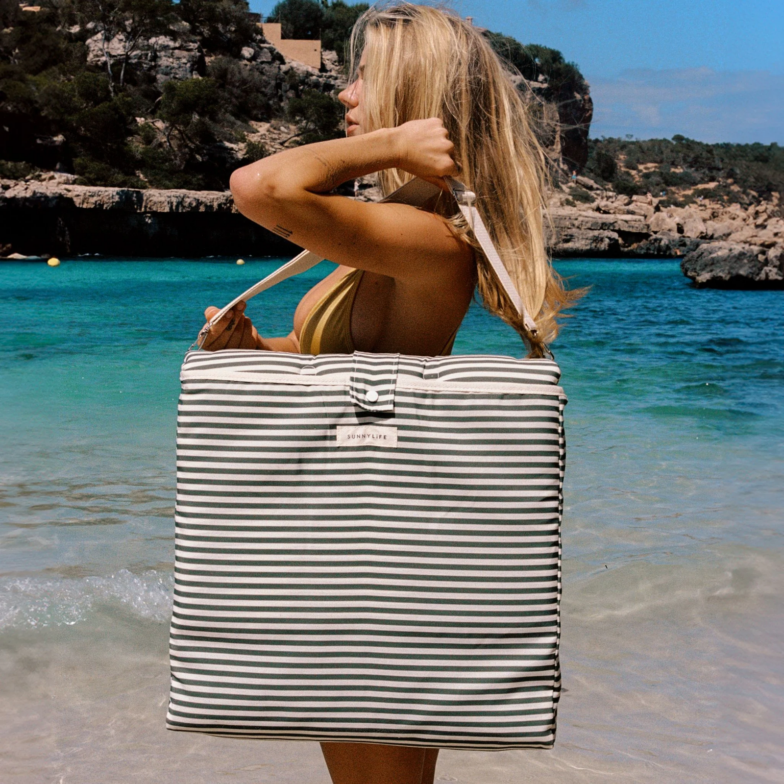 The Reclining Beach Chair